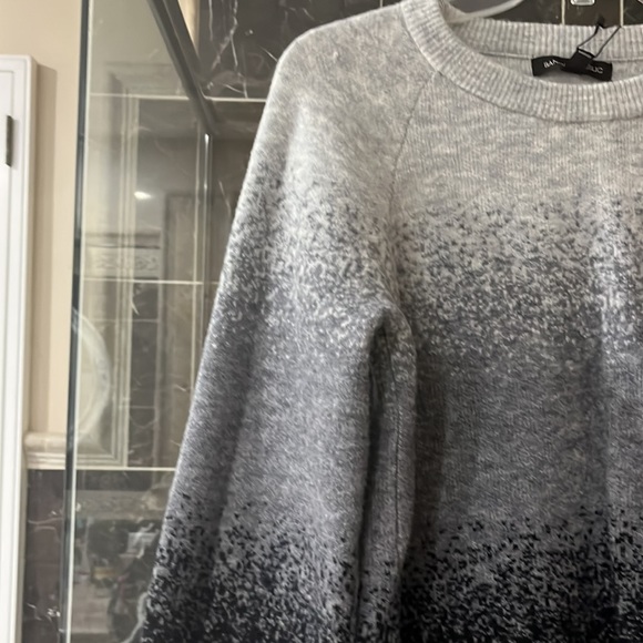 Banana Republic ombré gray/black sweater, size S, NWT. - Picture 6 of 9